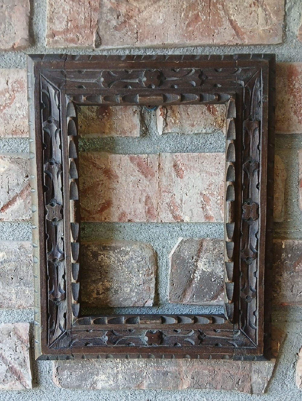 Vintage 5x7 Hand-Carved Dark Brown Wood Picture Frame As-Is